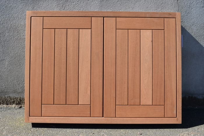 Placard en bois exotique