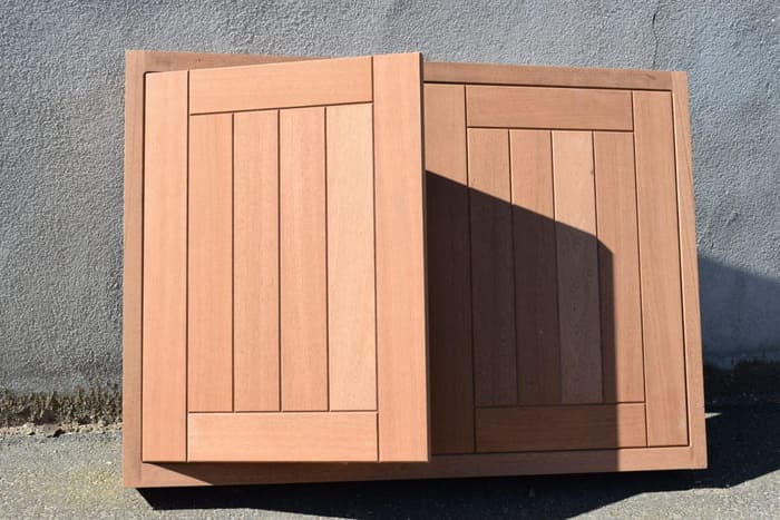 Placard en bois exotique